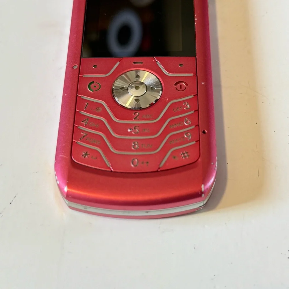 Motorola L6 Hot Pink Slim Cell Phone “UNTESTED”No Charger Buy As Is Read Below!